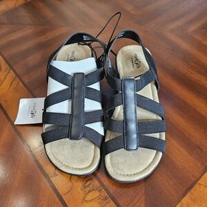 East5th Memory Foam Sandals Size 6 NWT